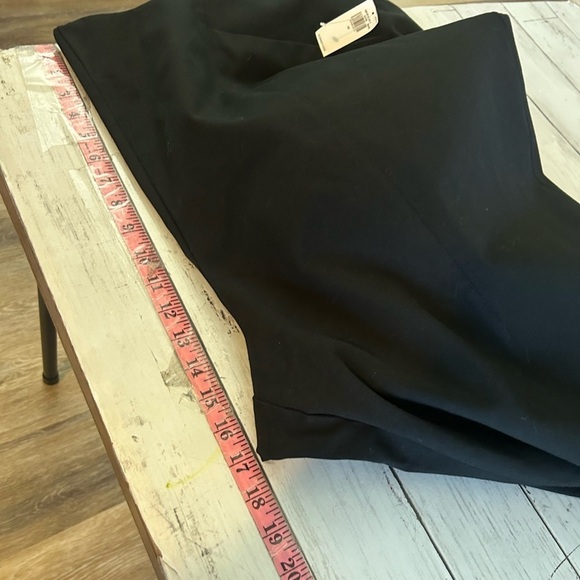 NWT OLD NAVY HIGH-RISE PIXIE
SKINNY COMFORT WAIST BLACK PULL ON PANT SIZE 4X - Picture 6 of 7